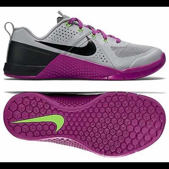Nike Metcons - Picture 1 of 5